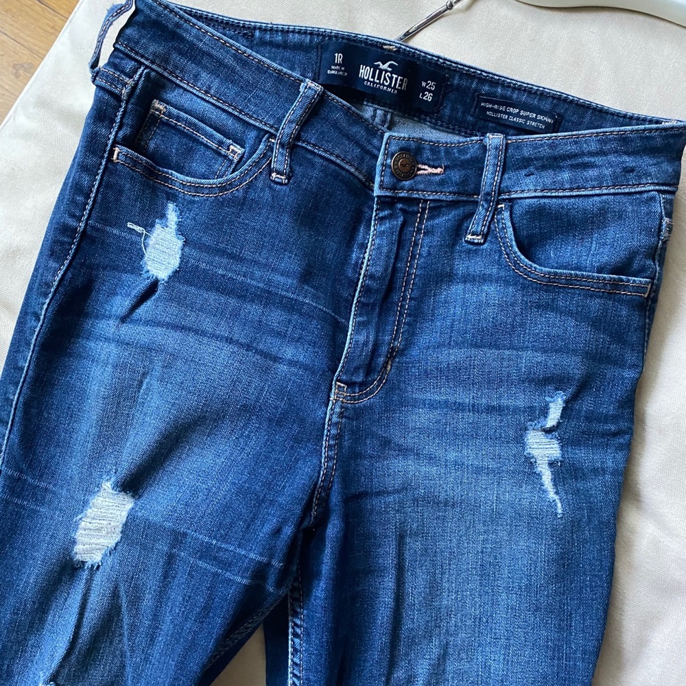 Hollister Dark Wash Ripped Ankle Jeans